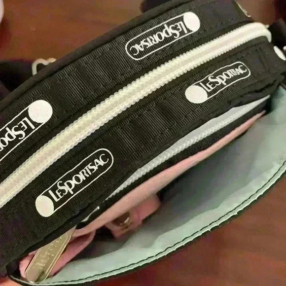 Lesportsac‎ Pokemon Leah Crossbody Jigglypuff - Picture 4 of 5